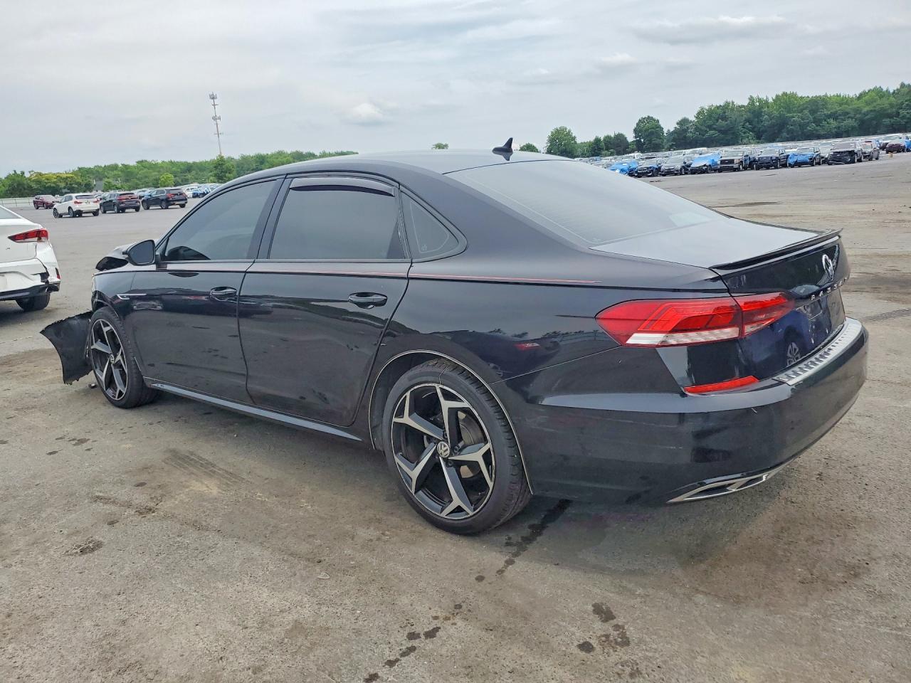 2020 VOLKSWAGEN PASSAT R-LINE — снимка 2