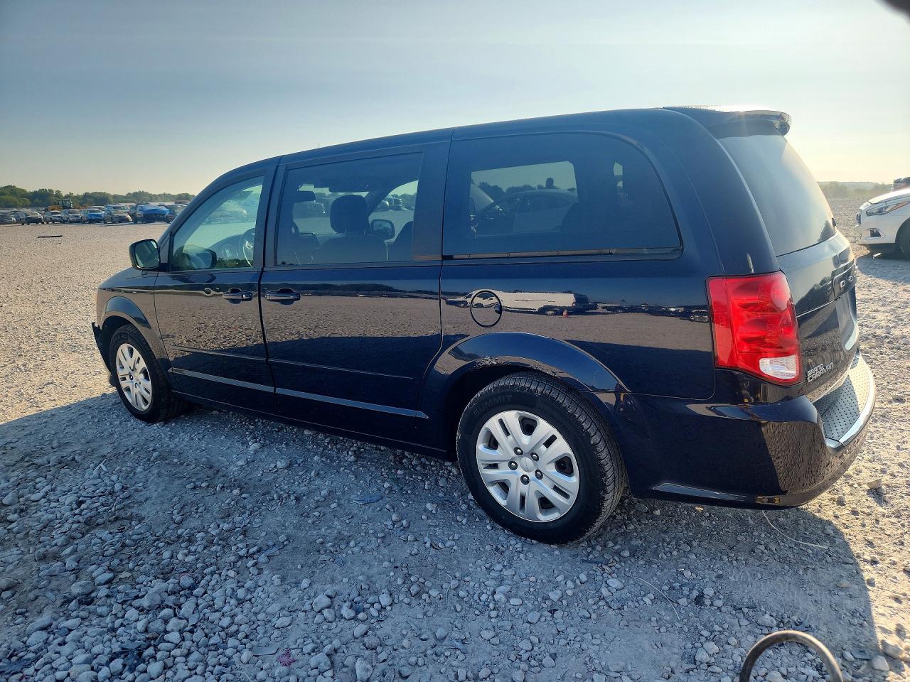 2016 DODGE GRAND CARAVAN SE — снимка 2