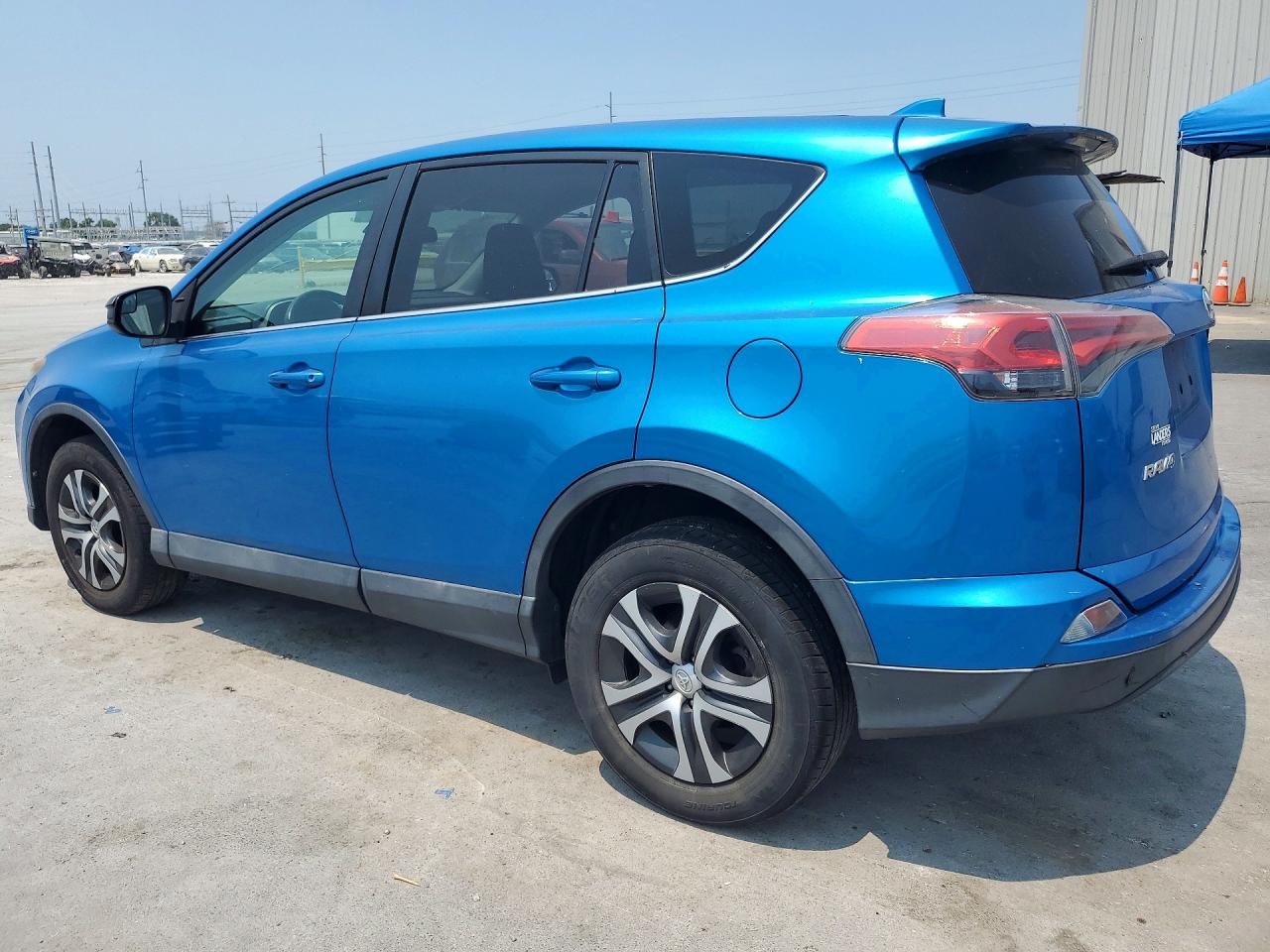 2017 TOYOTA RAV4 LE — снимка 2