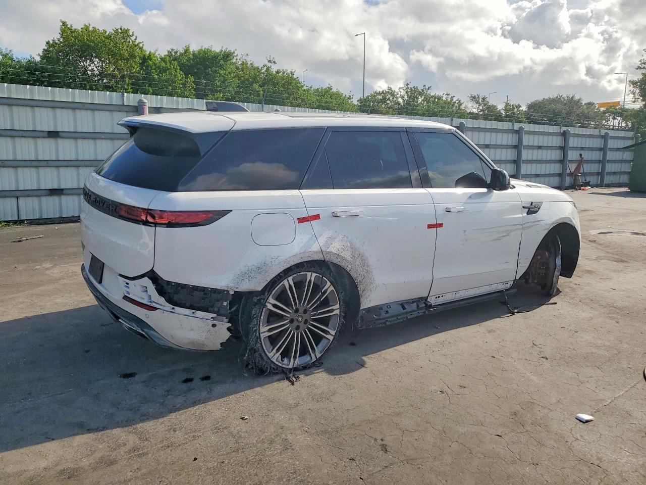 2024 LAND ROVER RANGE ROVER SPORT DYNAMIC SE — снимка 3