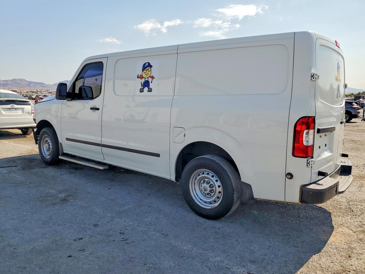 2018 NISSAN NV 2500 HD S — снимка 2
