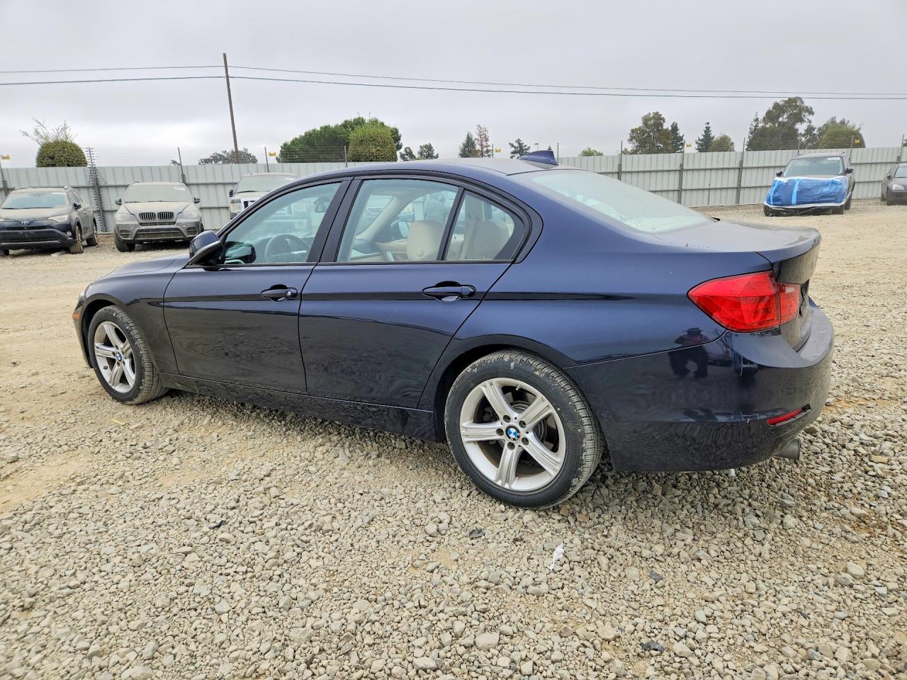 2014 BMW 320 I — снимка 2