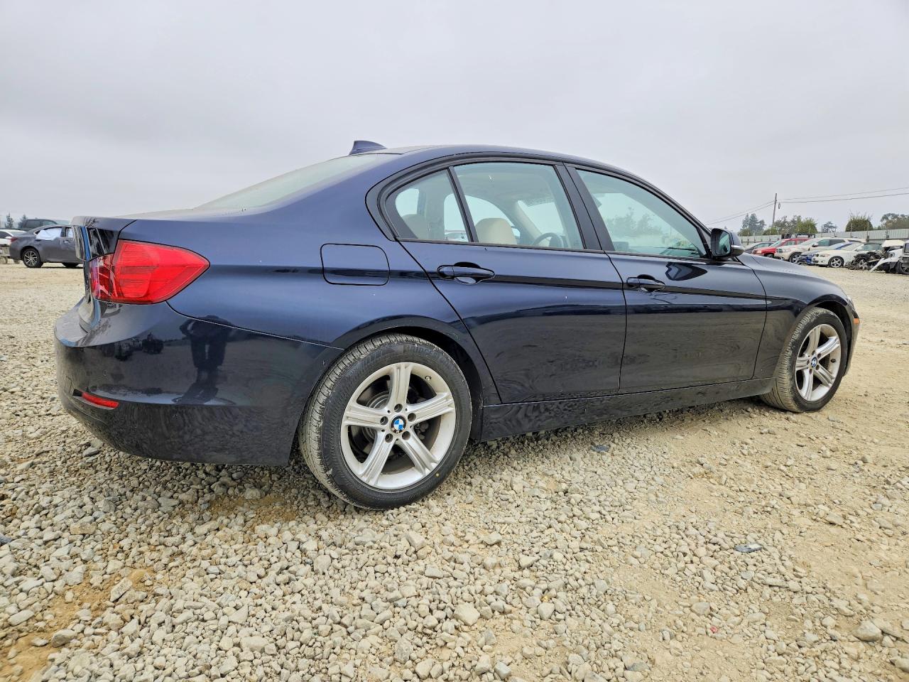 2014 BMW 320 I — снимка 3