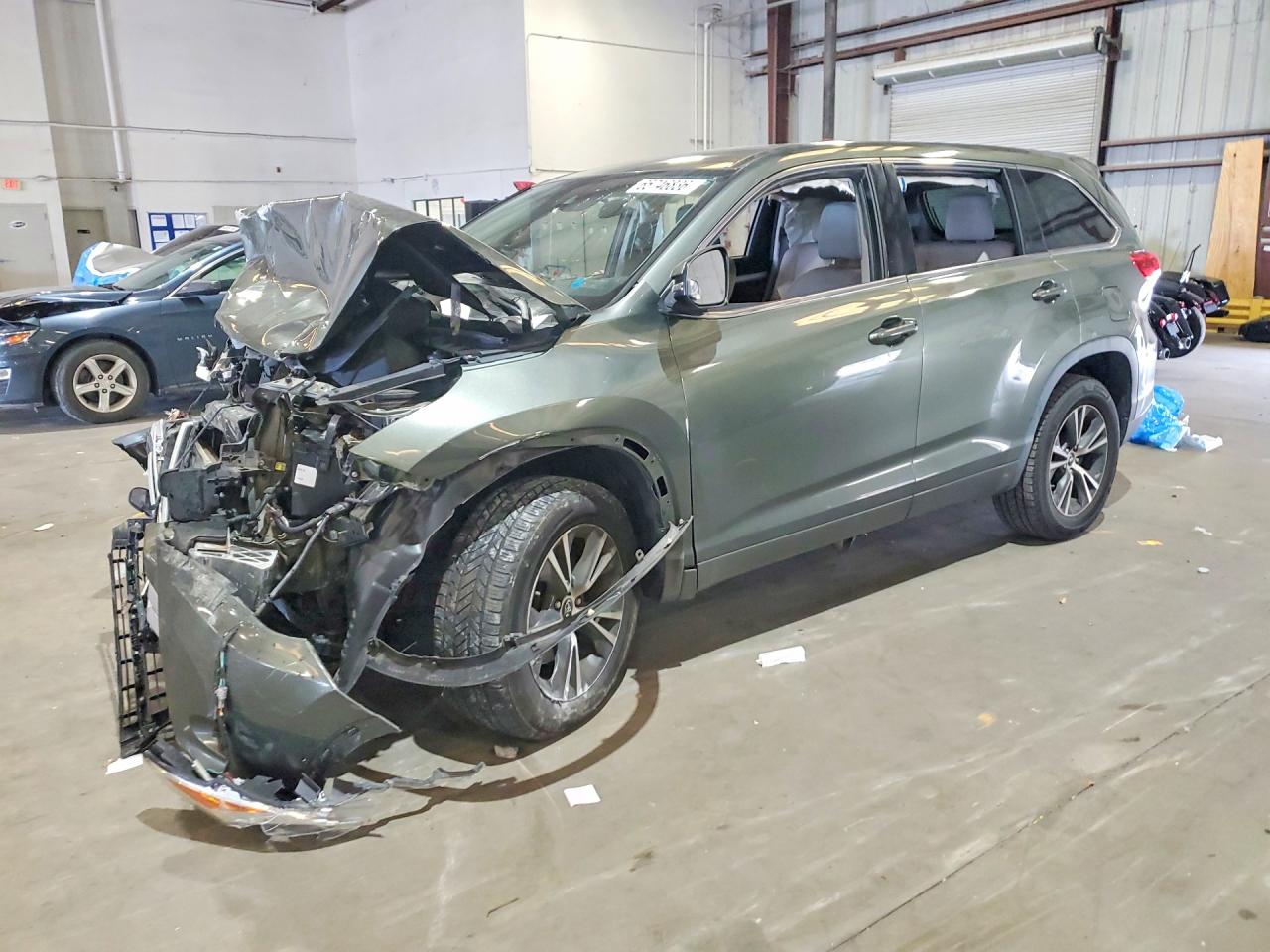 2017 TOYOTA HIGHLANDER LE