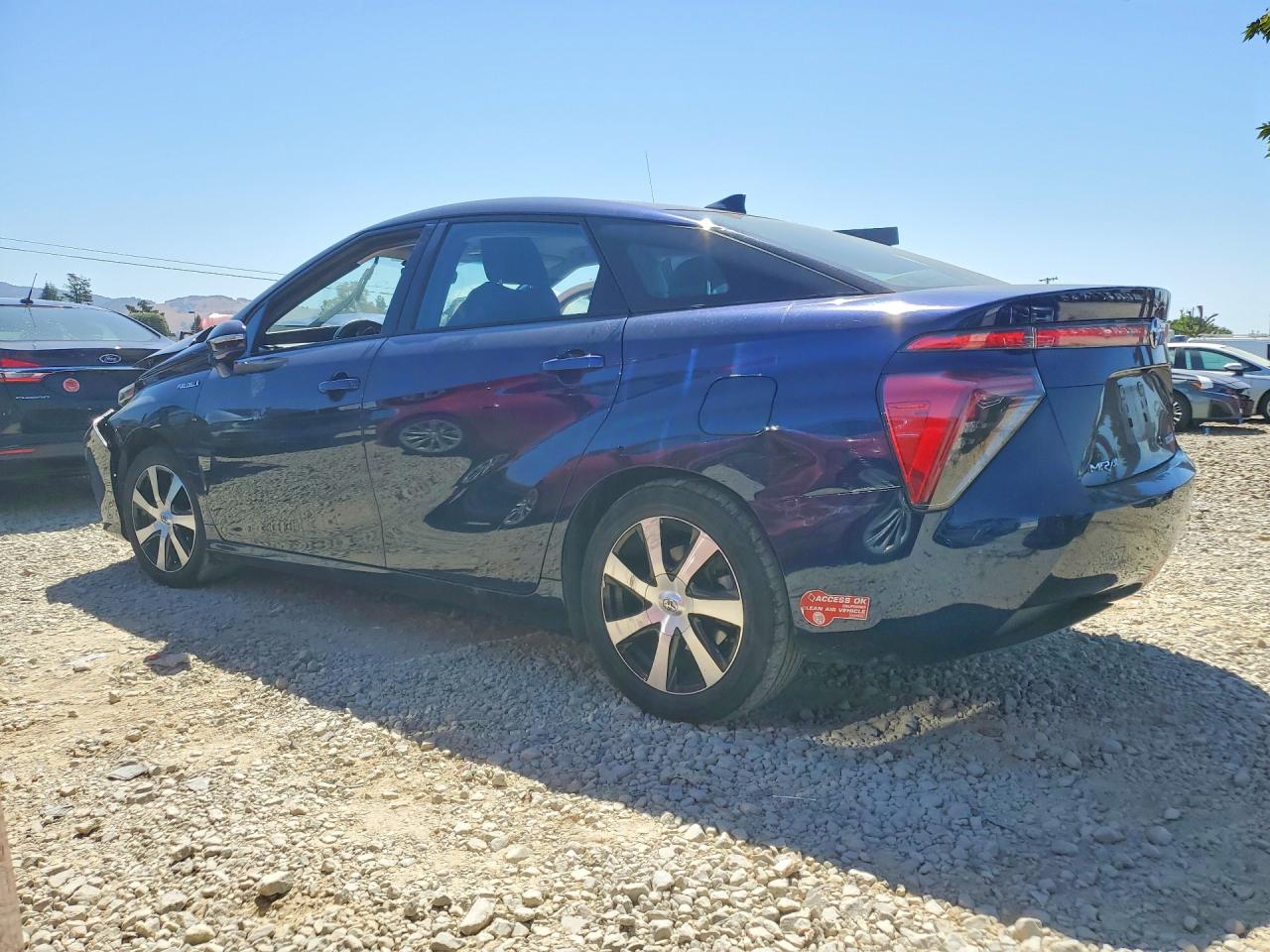 2017 TOYOTA MIRAI BASE — снимка 2