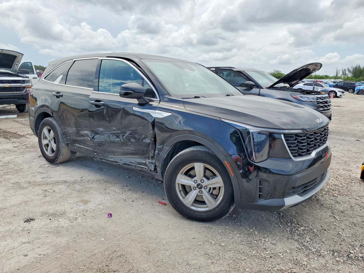 2025 KIA SORENTO LX — снимка 4