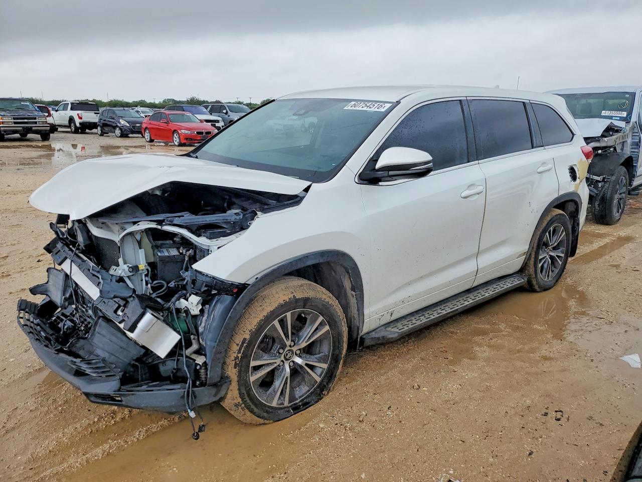 2017 TOYOTA HIGHLANDER LE PLUS