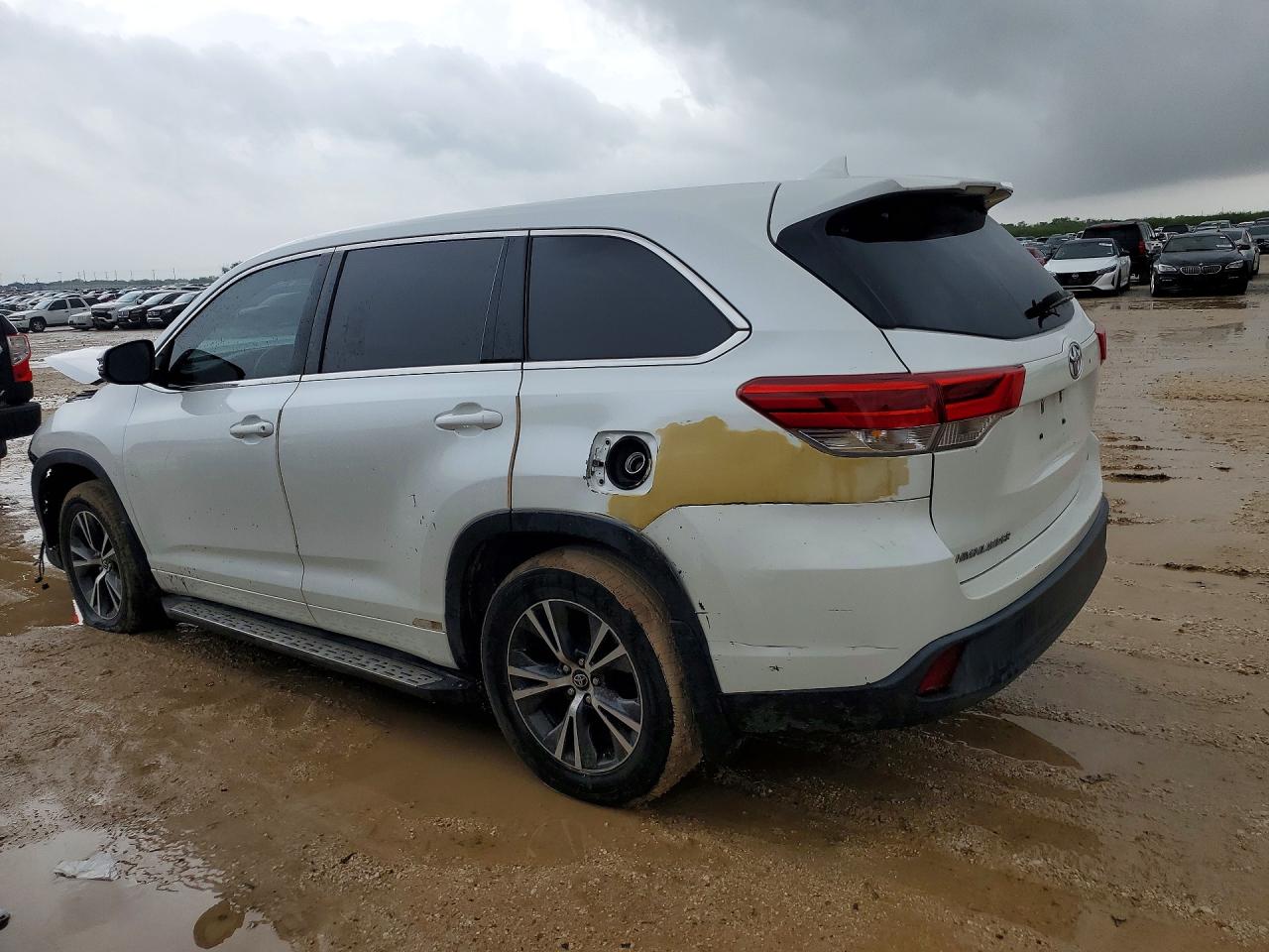 2017 TOYOTA HIGHLANDER LE PLUS — снимка 2