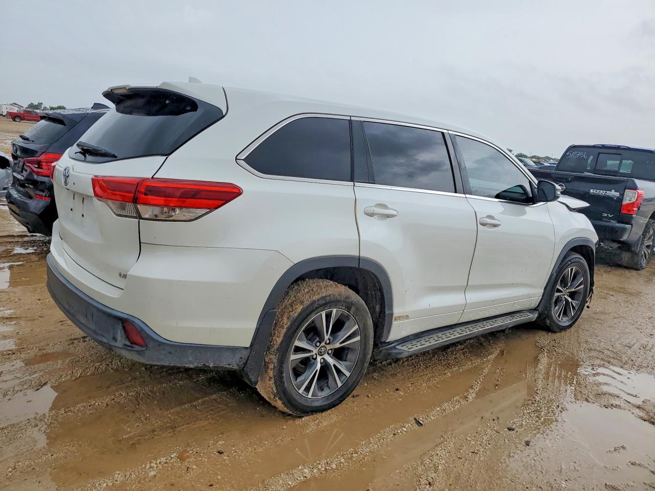 2017 TOYOTA HIGHLANDER LE PLUS — снимка 3