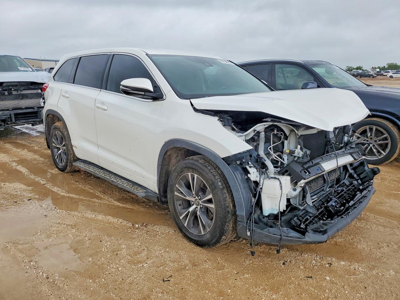 2017 TOYOTA HIGHLANDER LE PLUS — снимка 4