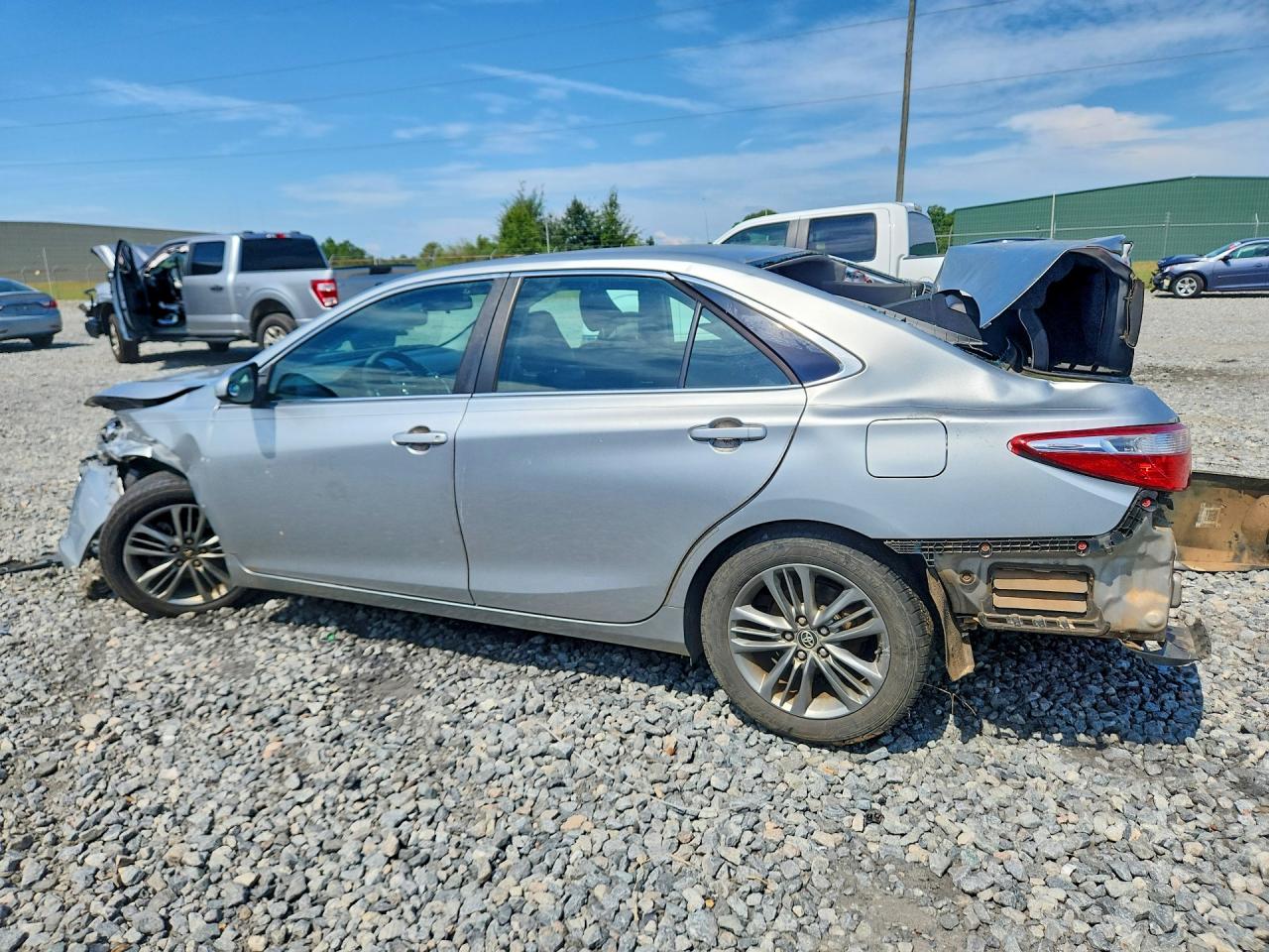 2016 TOYOTA CAMRY SE — снимка 2