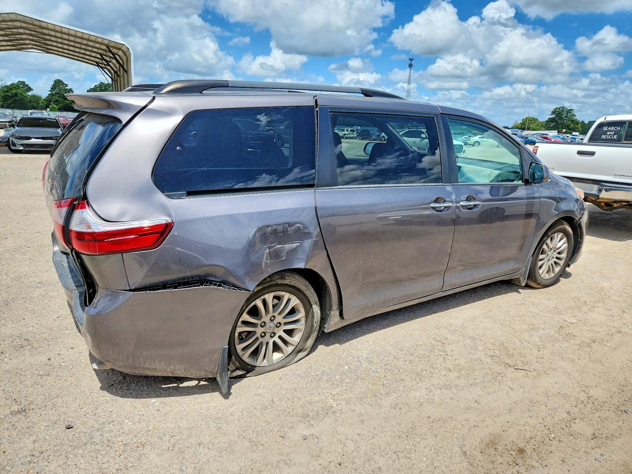 2017 TOYOTA SIENNA XLE 8-PASSENGER — снимка 3