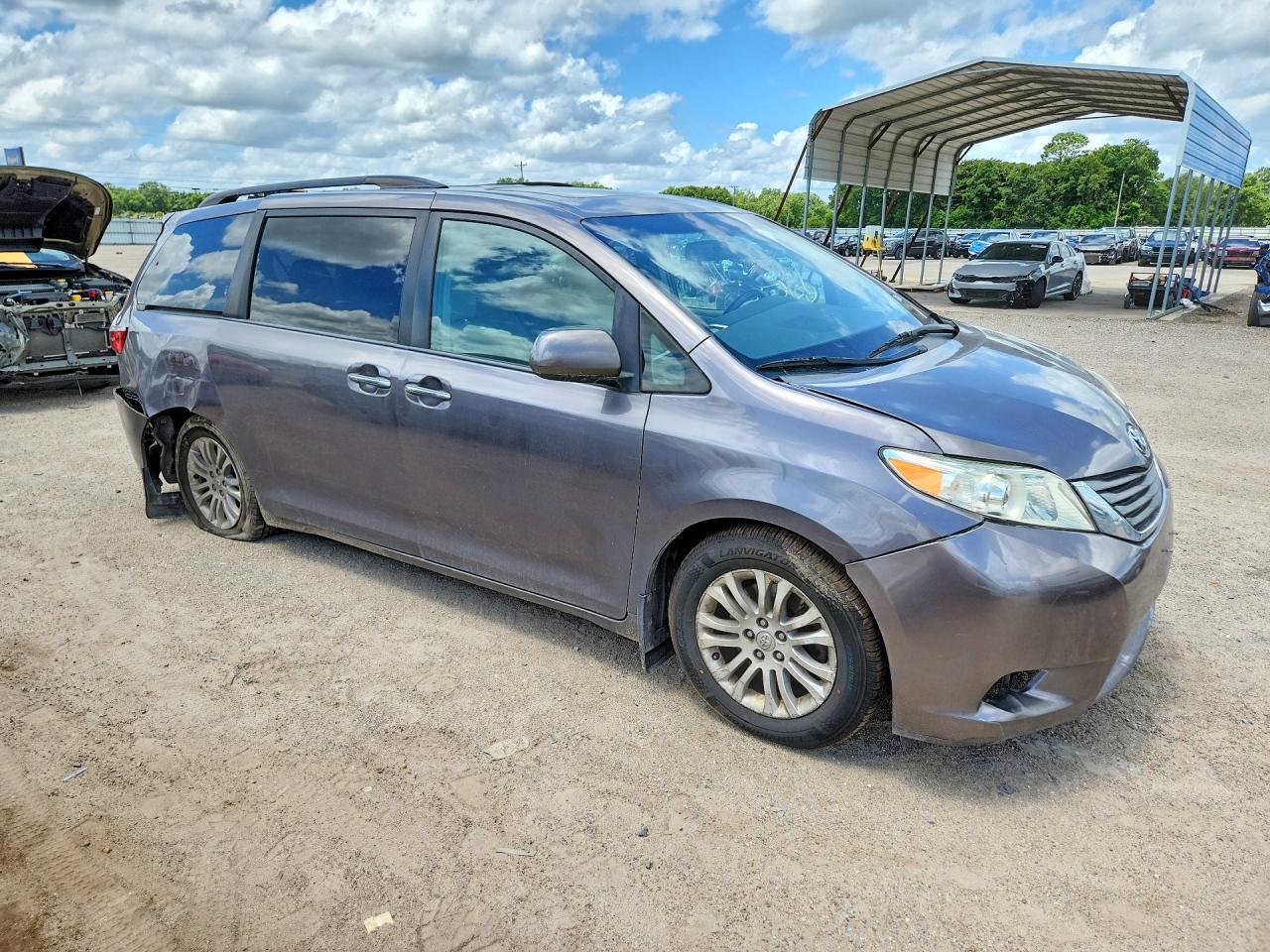 2017 TOYOTA SIENNA XLE 8-PASSENGER — снимка 4