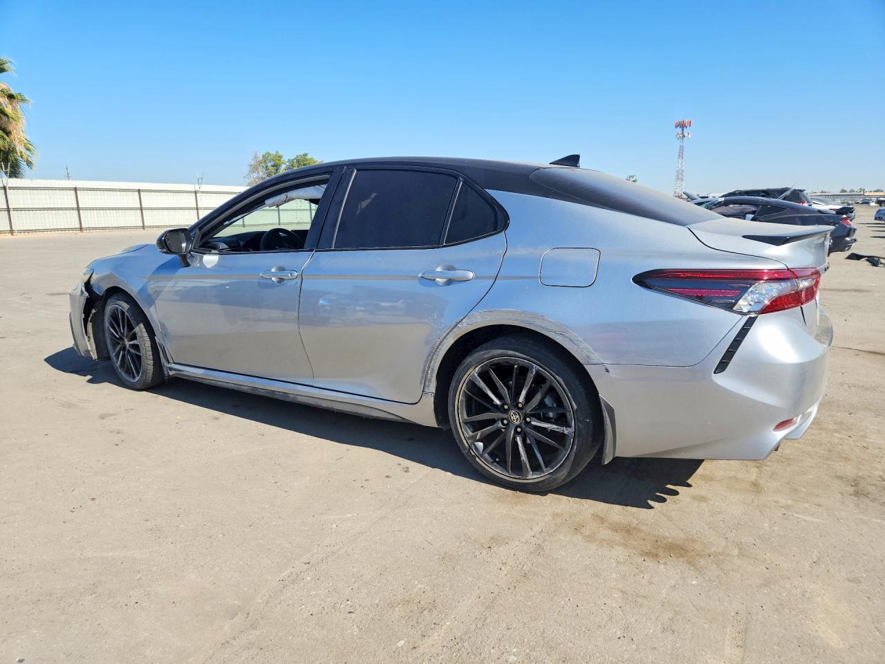 2024 TOYOTA CAMRY XSE — снимка 2