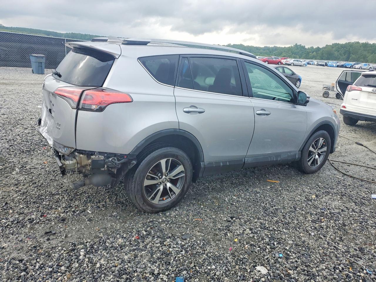 2017 TOYOTA RAV4 XLE — снимка 3