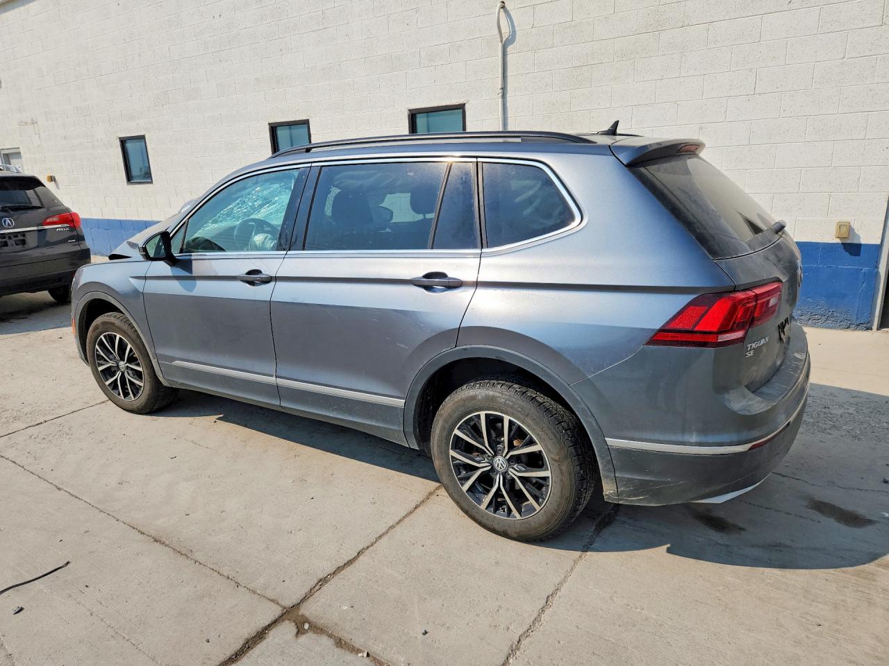 2021 VOLKSWAGEN TIGUAN SE — снимка 2