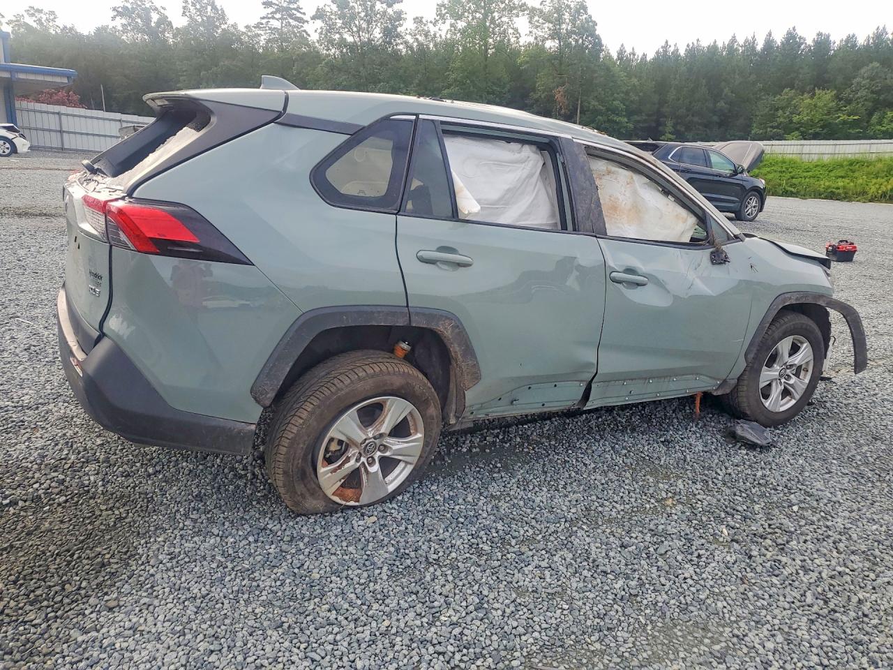 2019 TOYOTA RAV4 XLE — снимка 3