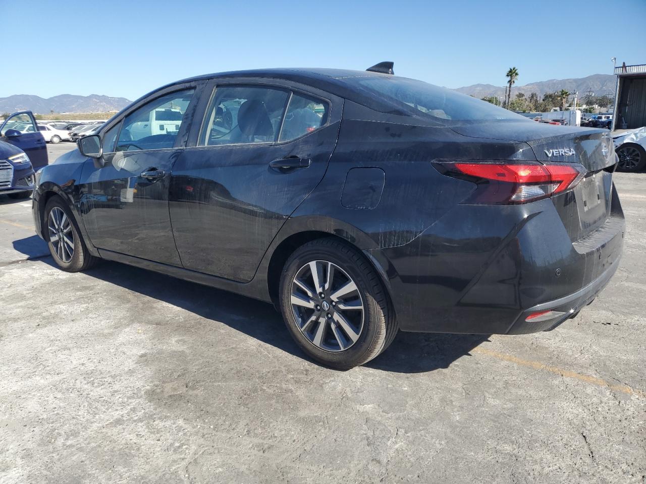 2021 NISSAN VERSA SV — снимка 2