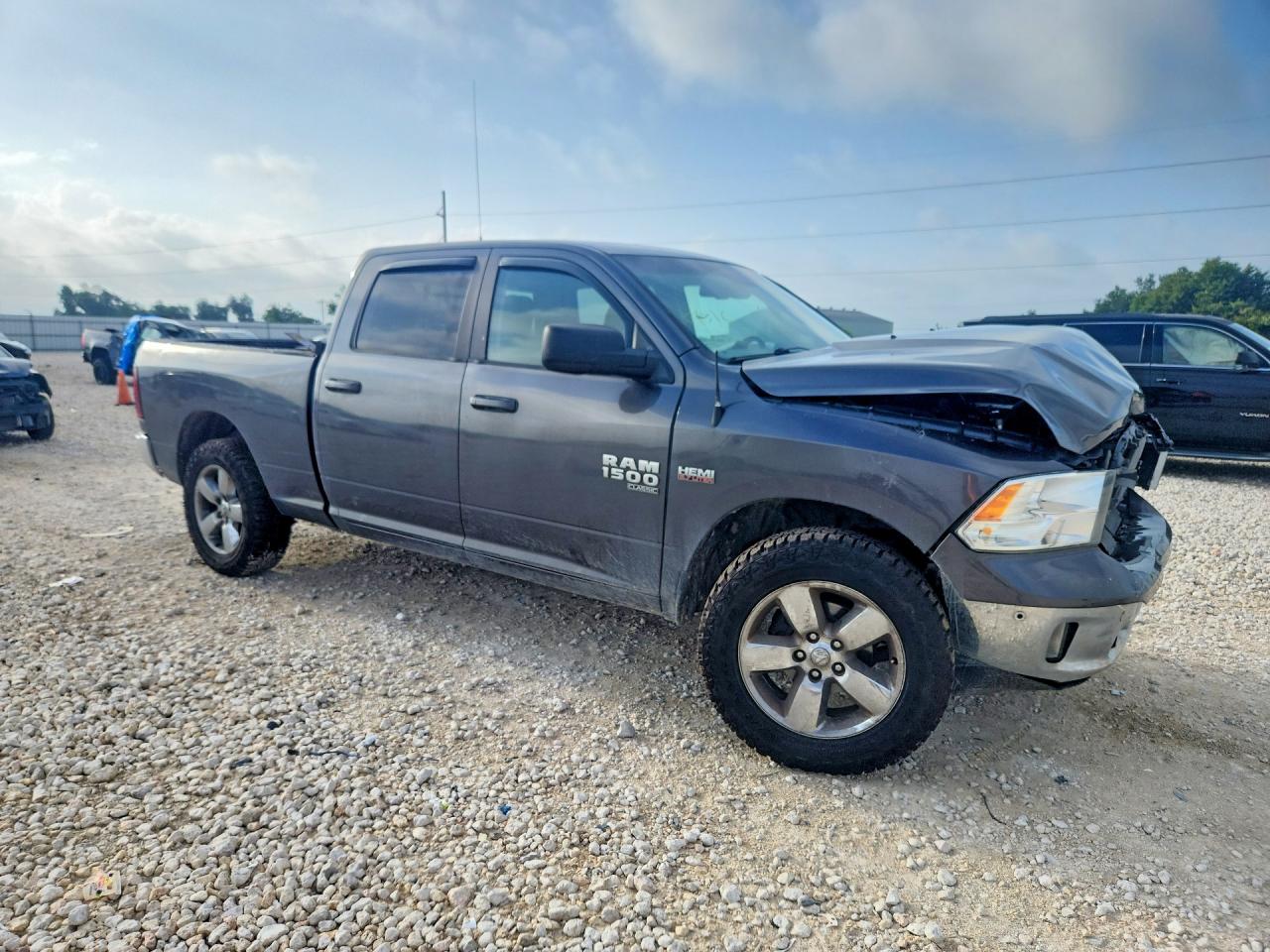 2019 RAM 1500 CLASSIC SLT — снимка 4