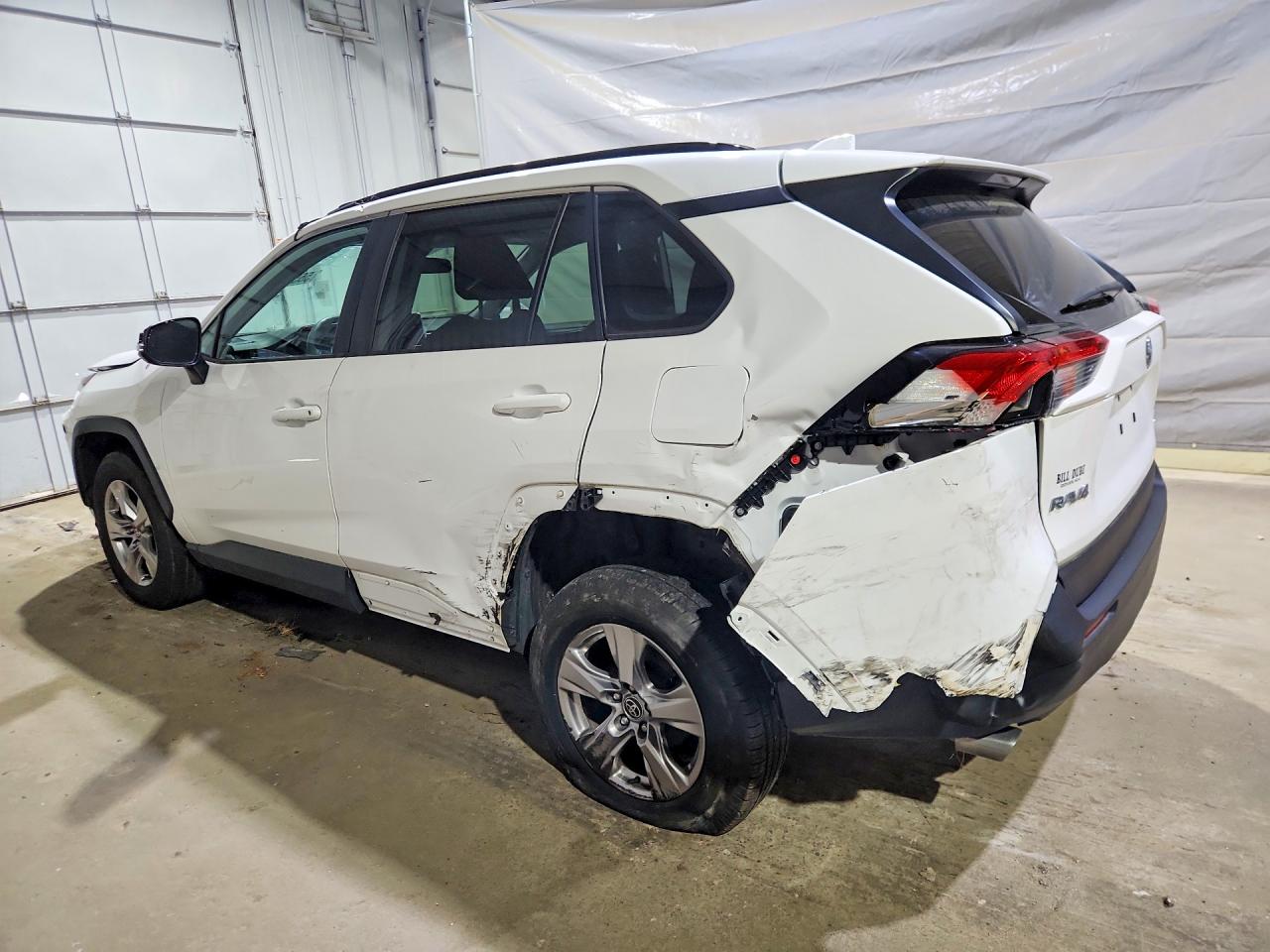 2023 TOYOTA RAV4 XLE — снимка 2