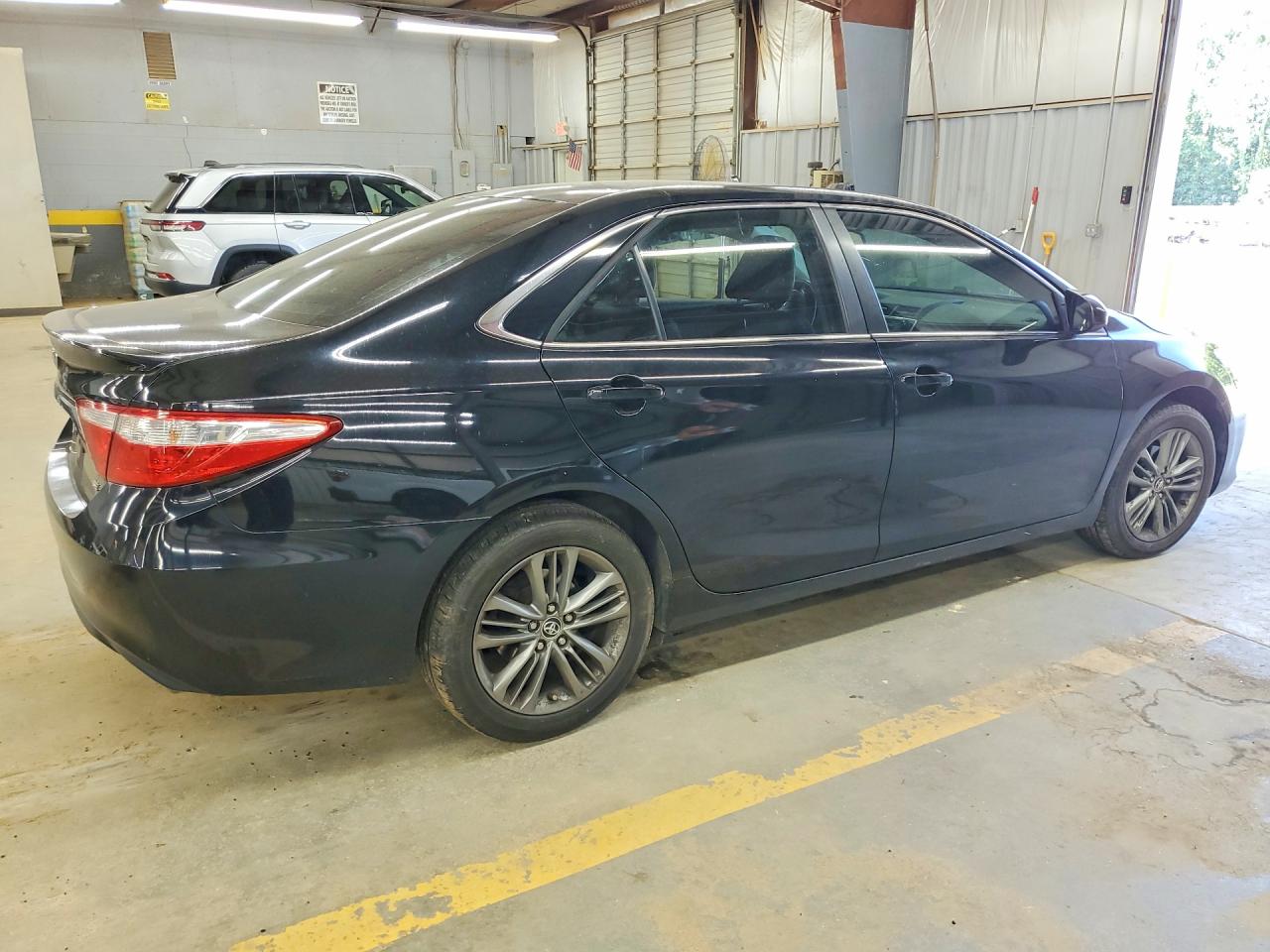 2015 TOYOTA CAMRY SE — снимка 3