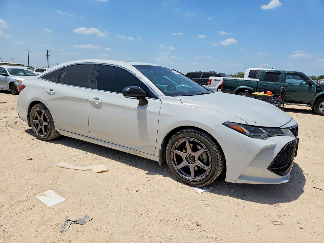 2022 TOYOTA AVALON LIMITED — снимка 4