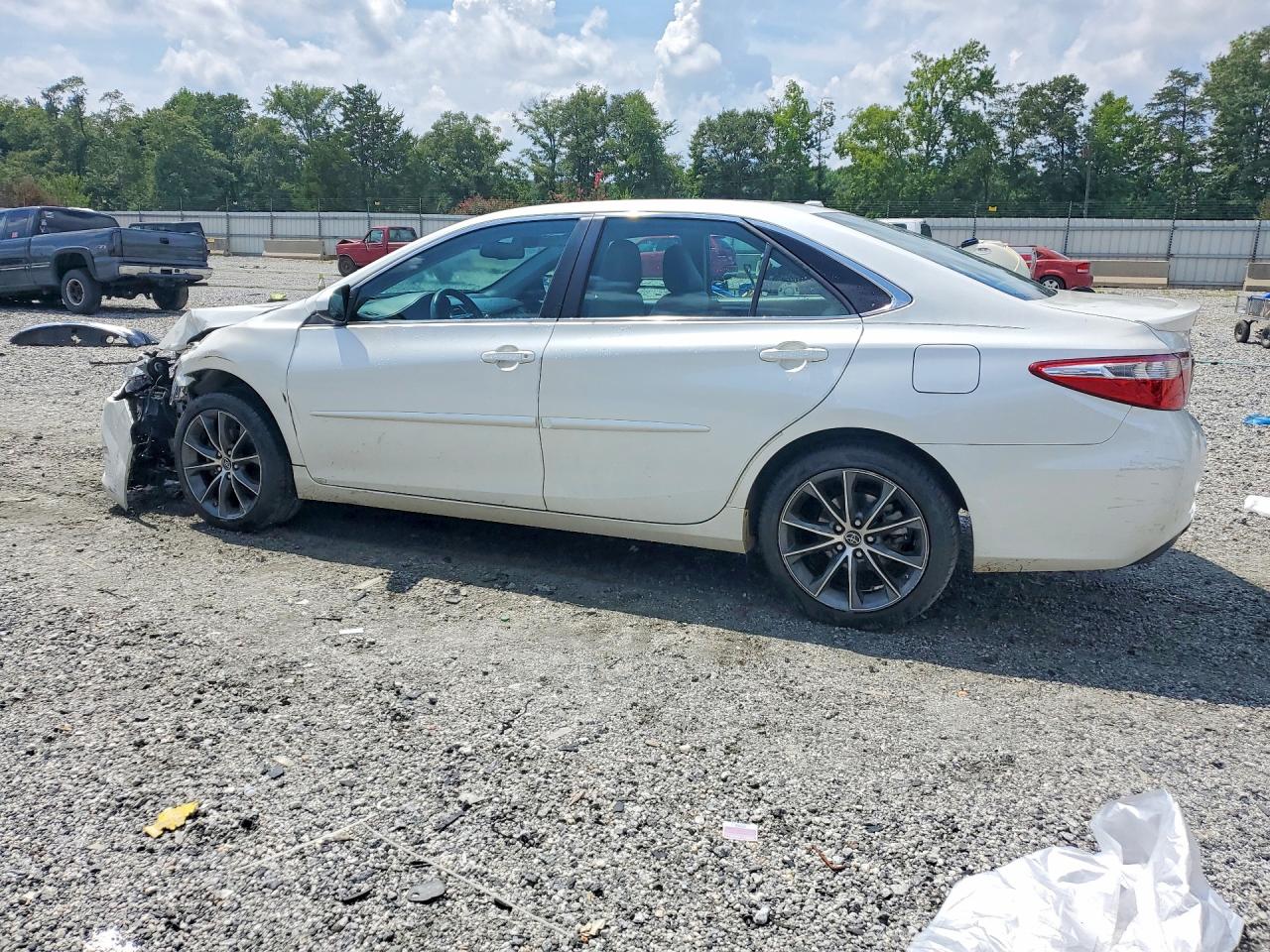 2015 TOYOTA CAMRY XSE — снимка 2