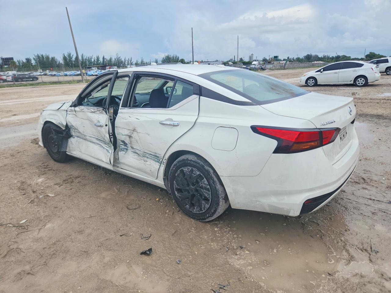 2020 NISSAN ALTIMA S — снимка 2