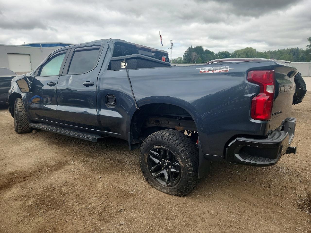 2022 CHEVROLET SILVERADO LTD K1500 LT TRAIL BOSS — снимка 2