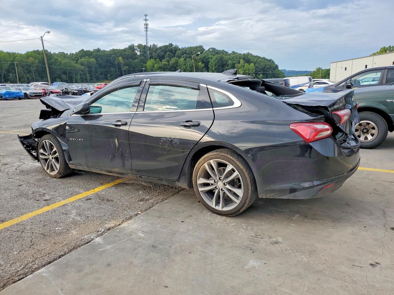 2022 CHEVROLET MALIBU LT — снимка 2