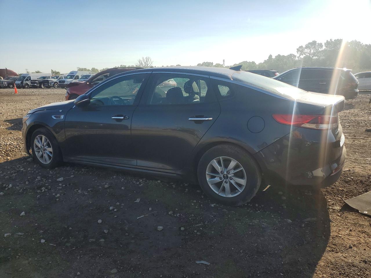 2017 KIA OPTIMA LX — снимка 2