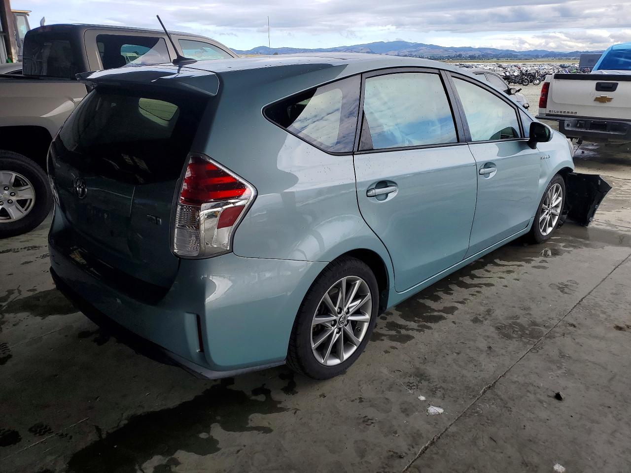 2017 TOYOTA PRIUS V FIVE — снимка 3