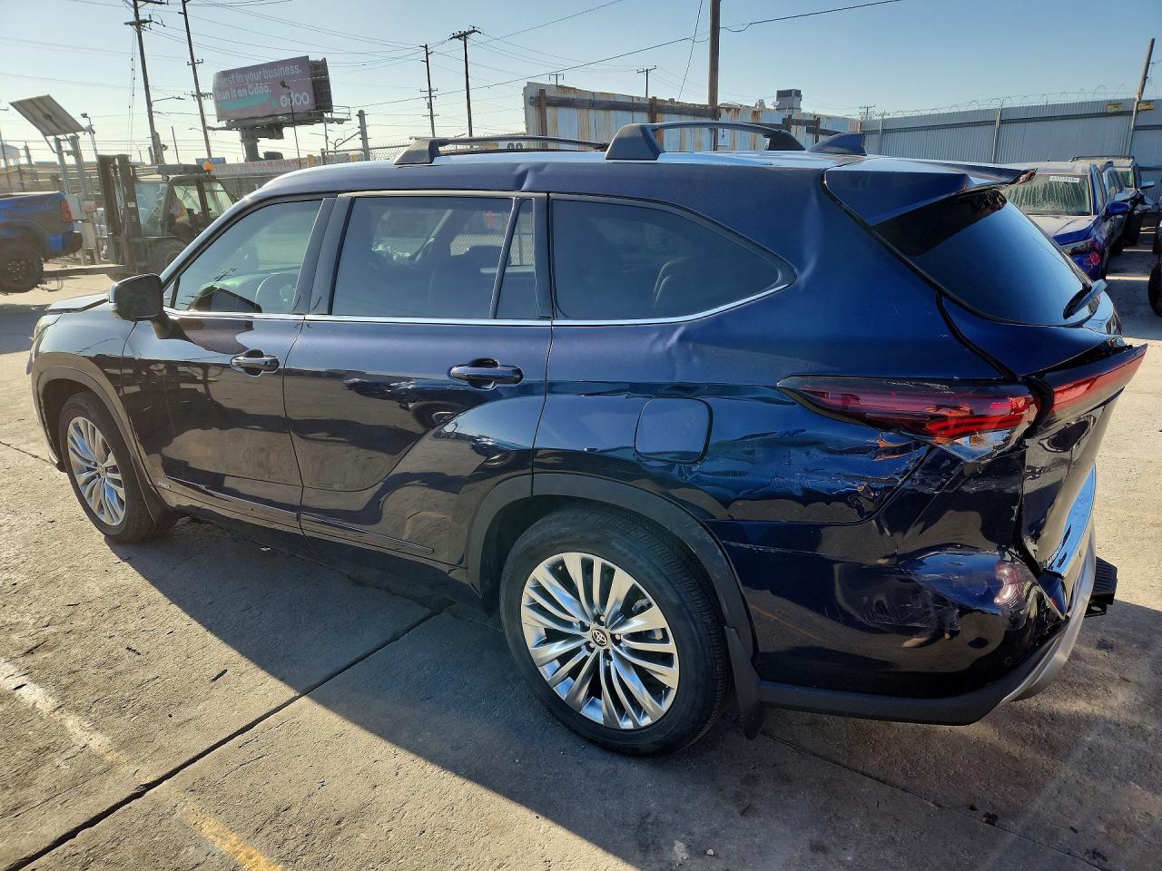 2025 TOYOTA HIGHLANDER HYBRID PLATINUM — снимка 2
