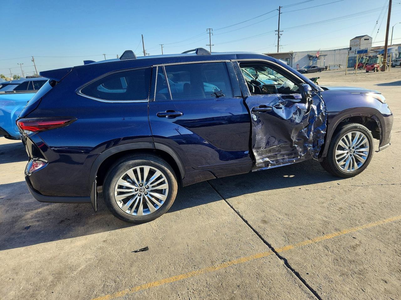 2025 TOYOTA HIGHLANDER HYBRID PLATINUM — снимка 3