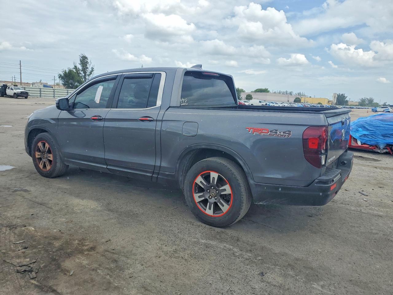 2018 HONDA RIDGELINE RTL — снимка 2