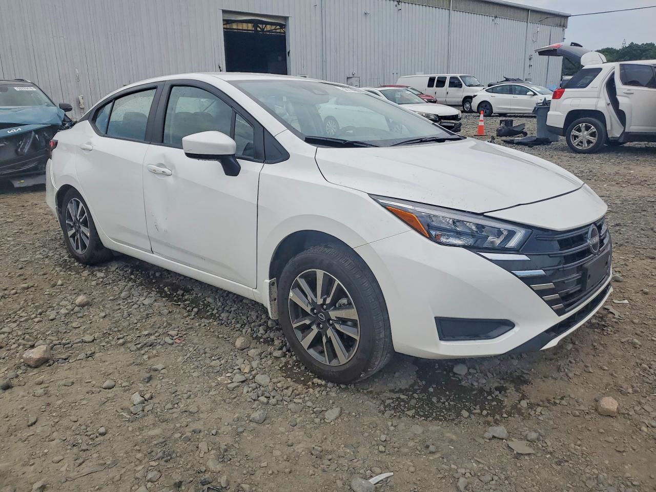 2025 NISSAN VERSA SV — снимка 4