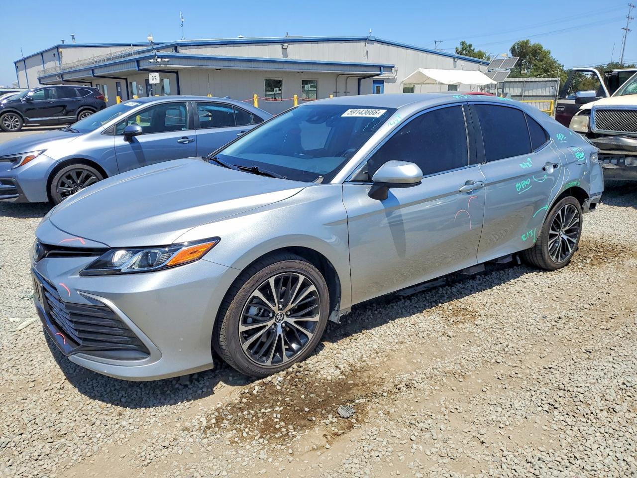 2022 TOYOTA CAMRY LE