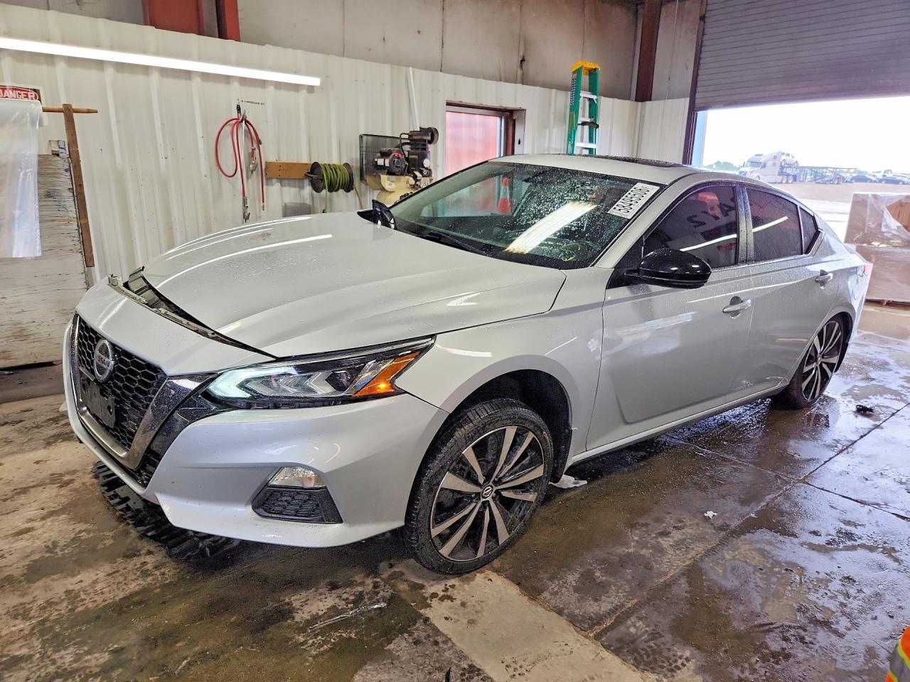 2019 NISSAN ALTIMA SR