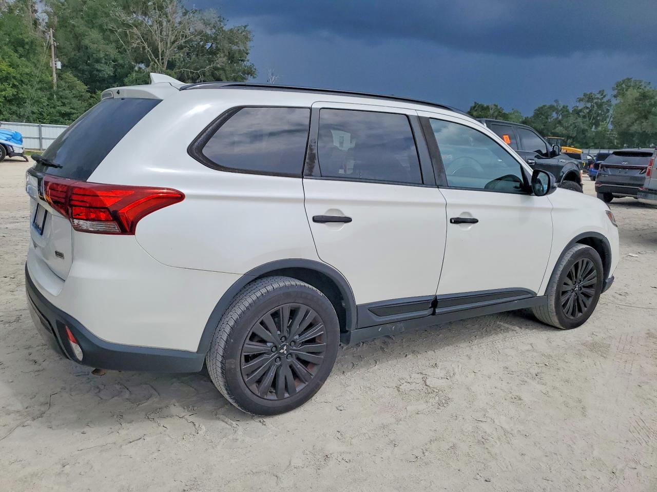 2020 MITSUBISHI OUTLANDER SE — снимка 3