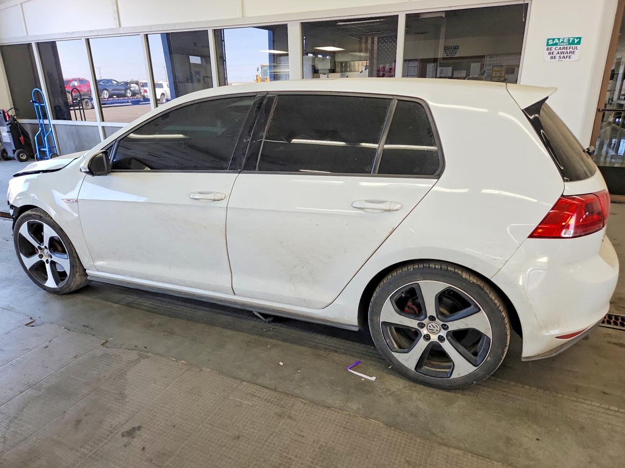 2016 VOLKSWAGEN GTI S/SE — снимка 2