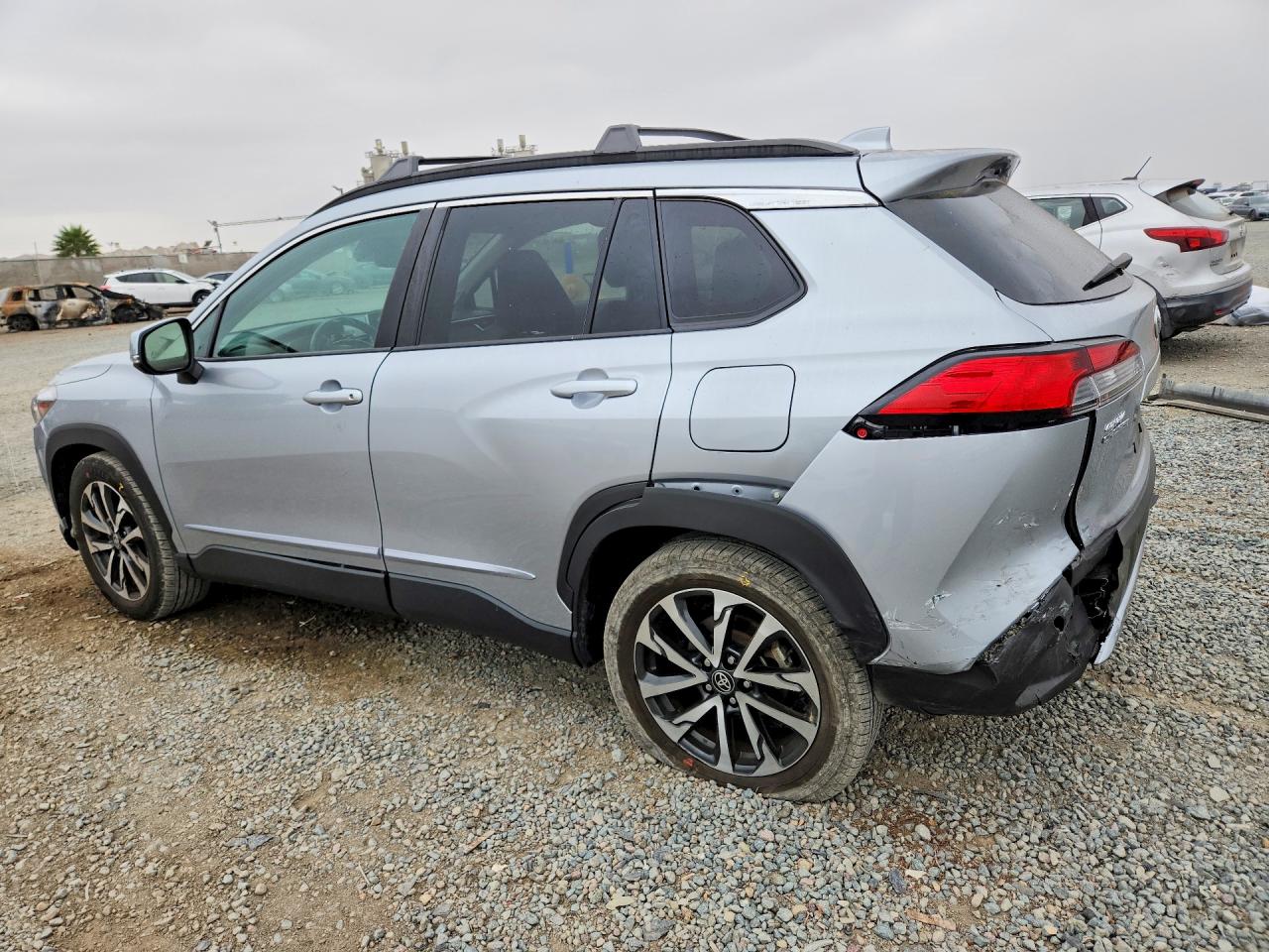 2024 TOYOTA COROLLA CROSS XLE — снимка 2