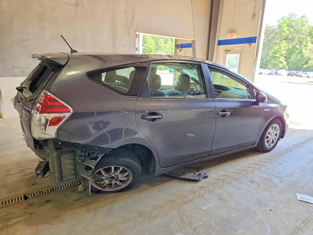 2017 TOYOTA PRIUS V TWO — снимка 3