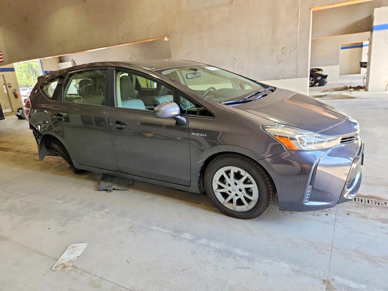 2017 TOYOTA PRIUS V TWO — снимка 4