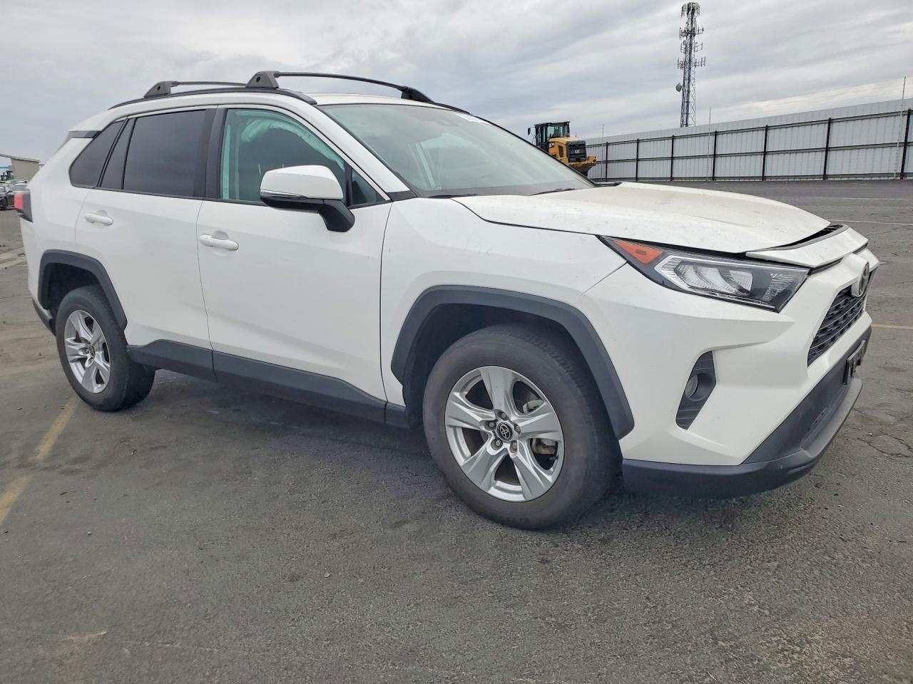 2021 TOYOTA RAV4 XLE — снимка 4