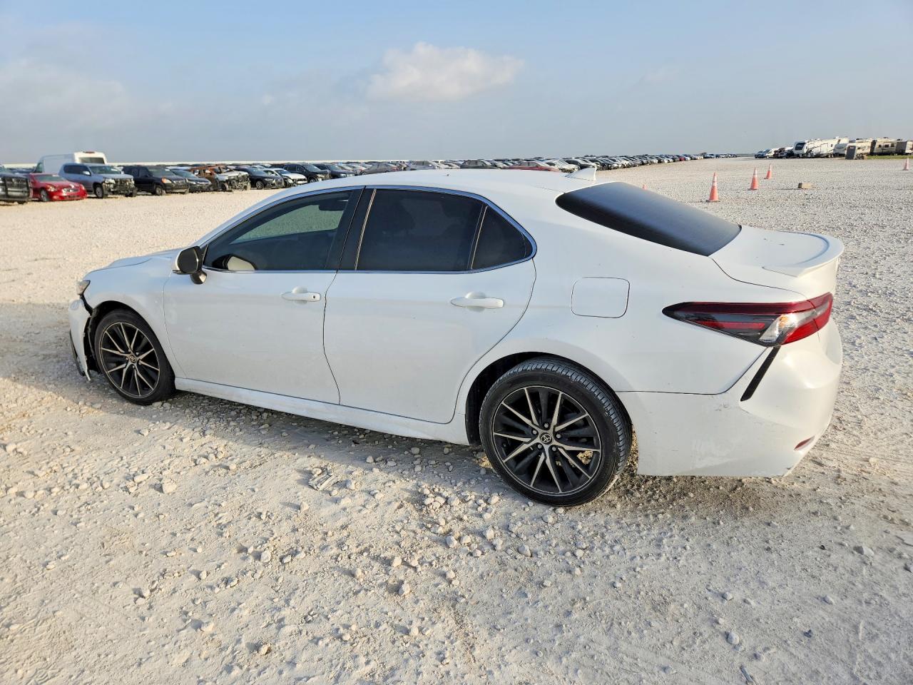 2022 TOYOTA CAMRY — снимка 2
