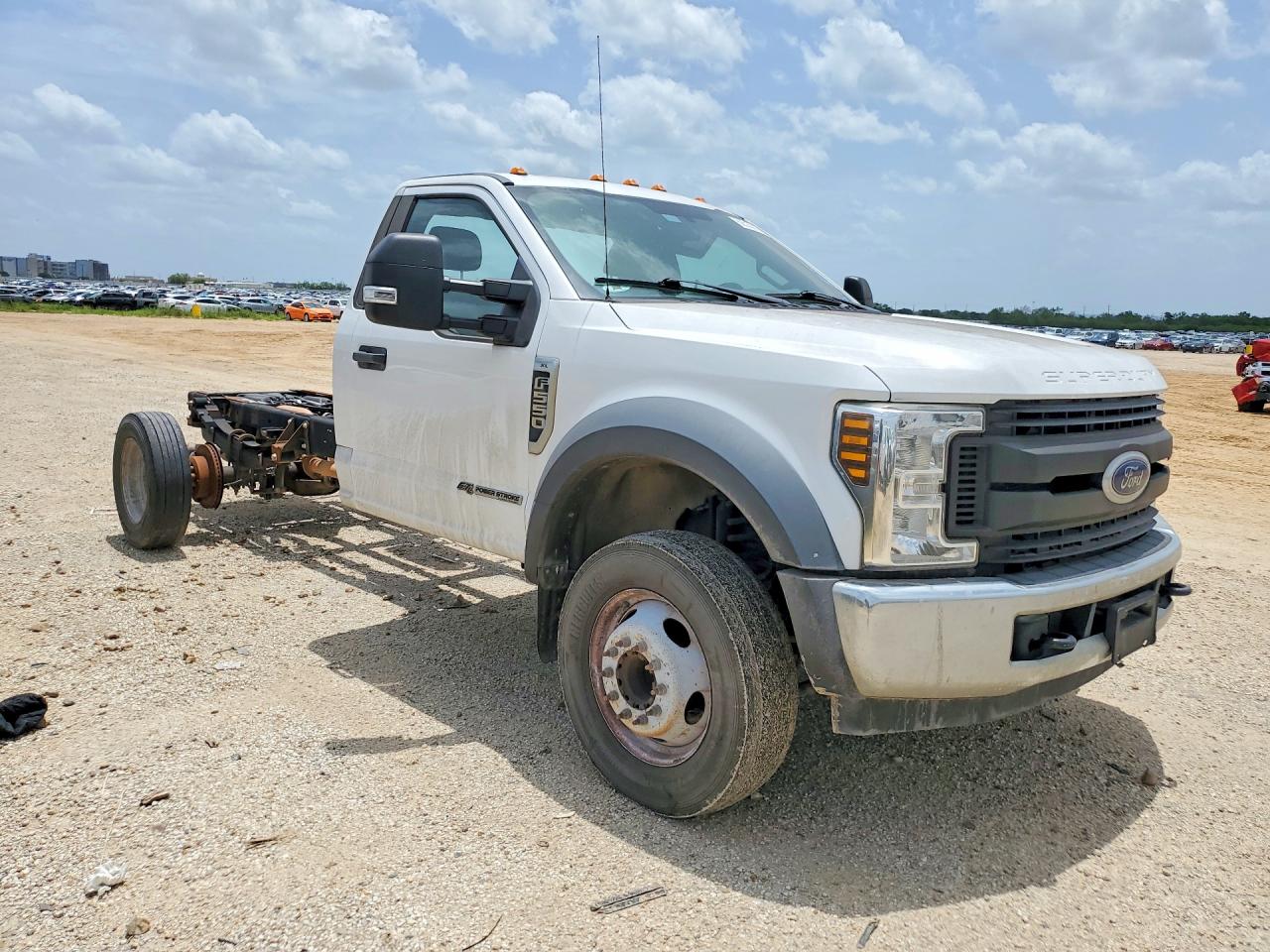 2019 FORD F550 SUPER DUTY STRIPPED CHASSIS — снимка 4