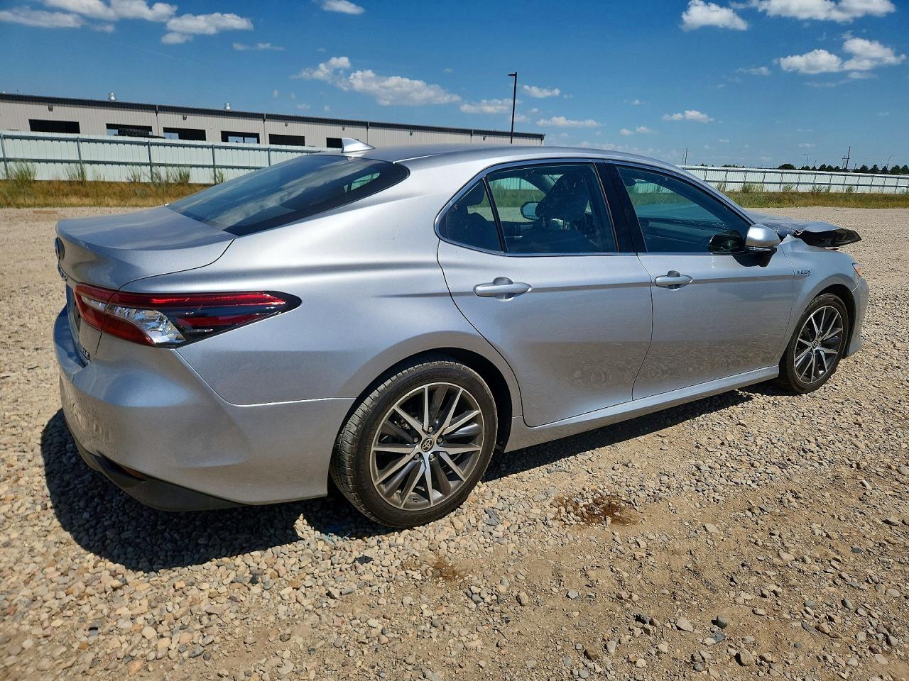 2021 TOYOTA CAMRY XLE — снимка 3