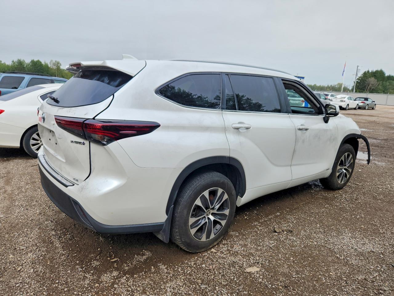 2024 TOYOTA HIGHLANDER HYBRID XLE — снимка 3