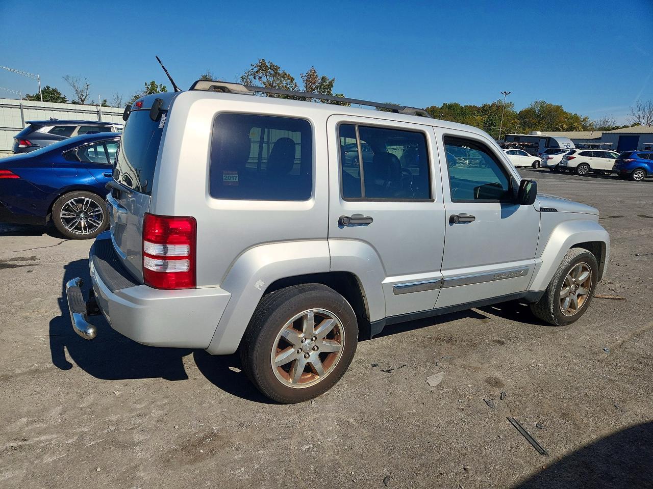 2012 JEEP LIBERTY SPORT — photo 3