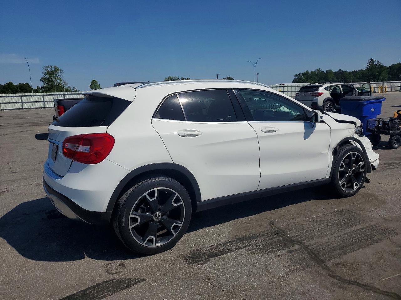 2019 MERCEDES-BENZ GLA 250 — снимка 3